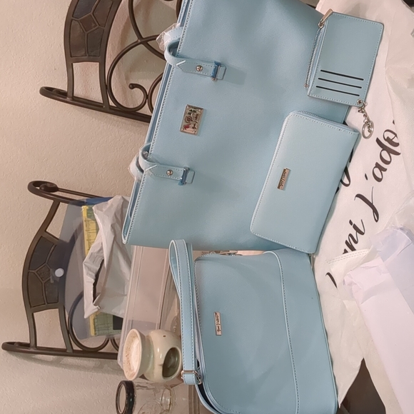 Purses - Picture 1 of 3